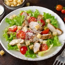 Tavuklu Sezar Salata